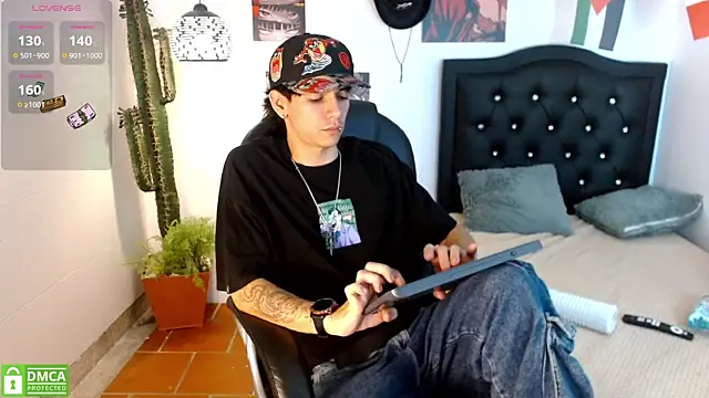 AmethystShadow17 online show from July 18, 4:21 am