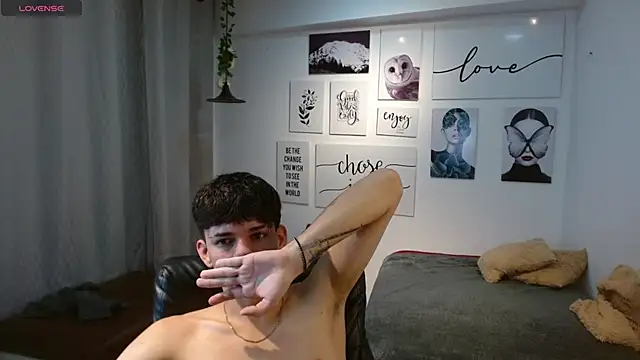 AmethystShadow17 online show from November 30, 2:40 pm