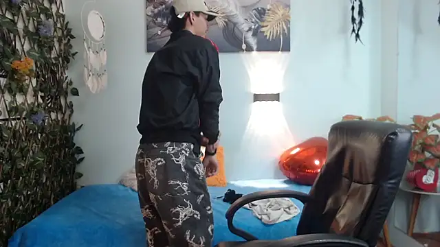 AmethystShadow17 online show from April 10, 9:22 pm