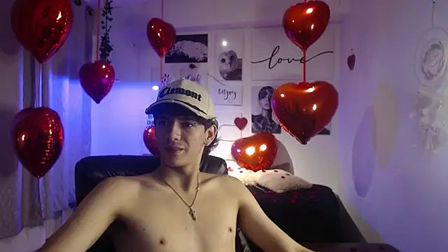 AmethystShadow17 online show from February 14, 7:47 pm