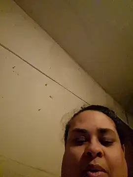 Snapshot of BigBusty_VoluptuousMilfX chatting on October 31, 1:35 am BigBusty VoluptuousMilfX online show from October 31, 1:35 am