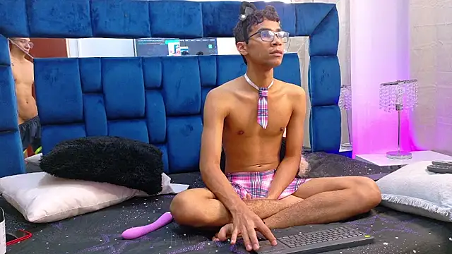 Desire4Duo online show from October 21, 1:21 pm