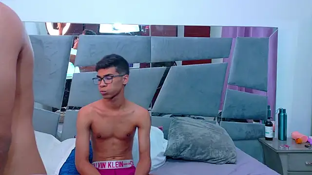 Desire4Duo online show from October 18, 1:35 pm