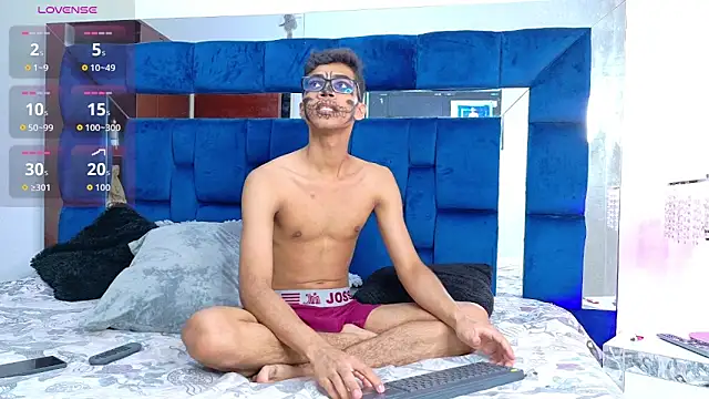 Desire4Duo online show from October 31, 1:19 pm