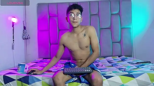 Desire4Duo online show from March 23, 11:21 am