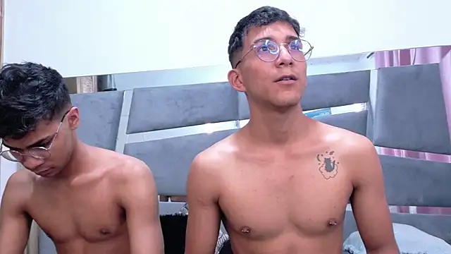 Desire4Duo online show from December 2, 1:57 pm