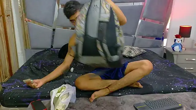 Desire4Duo online show from November 18, 1:25 pm