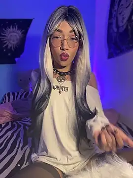 Cute Aleja online show from April 17, 9:17 pm