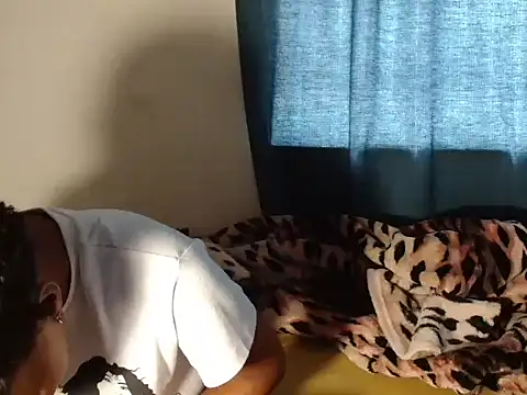 SexyLatoya05 online show from October 27, 6:47 am