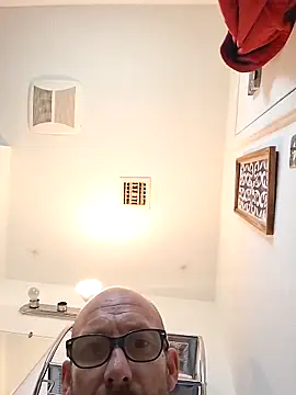 whateveruwanthowever online show from November 25, 5:57 pm