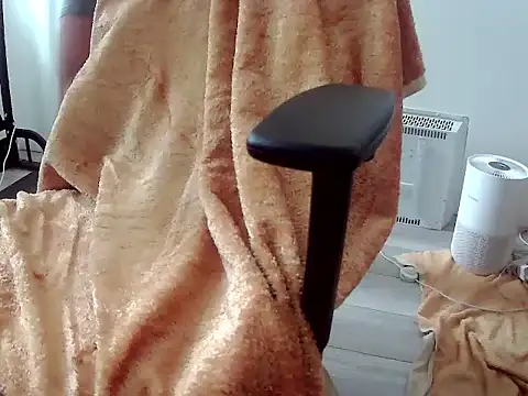 Batboy94 online show from April 11, 1:15 pm