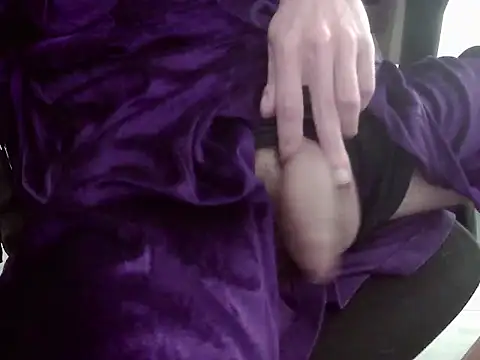 Snapshot of Batboy94 chatting on November 14, 8:01 pm Batboy94 online show from November 14, 8:01 pm