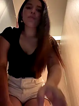 Snapshot of GODDESS_zyrene chatting on November 28, 5:46 pm GODDESS zyrene online show from November 28, 5:46 pm