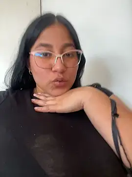 Snapshot of kassandra_luxury chatting on November 17, 7:40 pm kassandra luxury online show from November 17, 7:40 pm