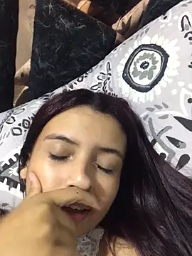 Aithana Petite online show from November 17, 1:15 pm