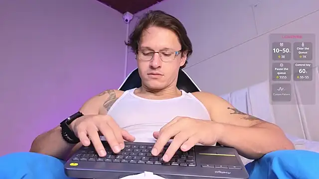 Snapshot of Justin_valverde chatting on February 24, 7:48 pm Justin valverde online show from February 24, 7:48 pm