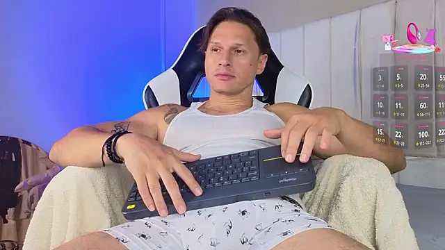 Justin valverde online show from March 7, 3:02 am