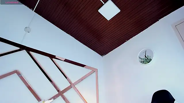 Snapshot of Justin_valverde chatting on February 8, 2:20 am Justin valverde online show from February 8, 2:20 am