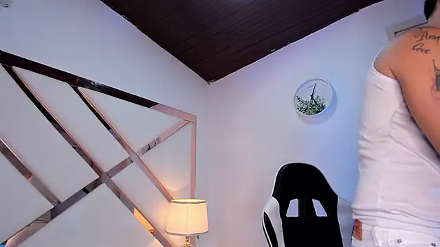 Justin valverde online show from March 19, 2:33 am