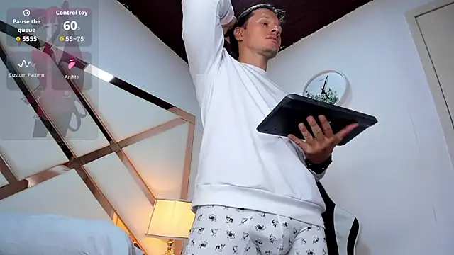 Justin valverde online show from April 11, 3:25 am