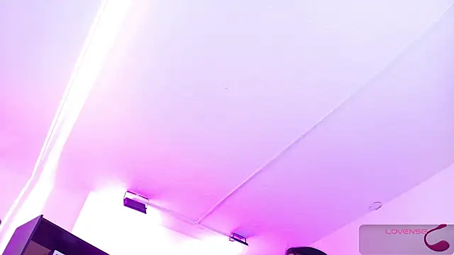 Elisce cloudd online show from November 15, 12:09 pm