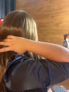 Yvonny27 online show from January 14, 1:15 pm