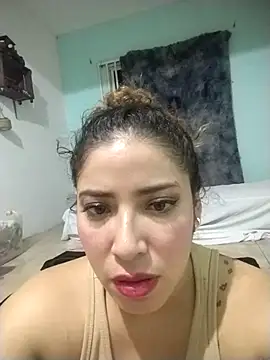 Yvonny27 online show from March 1, 2:44 am