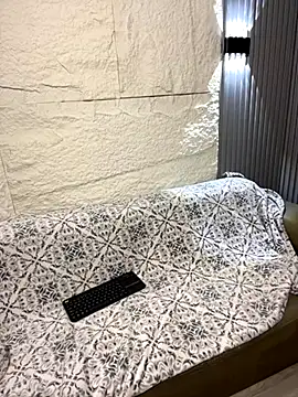 Yvonny27 online show from November 10, 11:10 pm