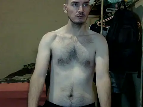 Snapshot of RonnieMetal chatting on November 13, 3:43 am RonnieMetal online show from November 13, 3:43 am