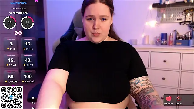 SummerTina online show from December 6, 6:00 pm