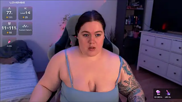 Snapshot of SummerTina chatting on March 7, 2:44 pm SummerTina online show from March 7, 2:44 pm