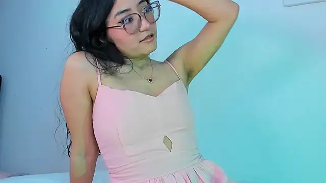 Snapshot of bellapixie chatting on October 15, 7:44 pm bellapixie online show from October 15, 7:44 pm