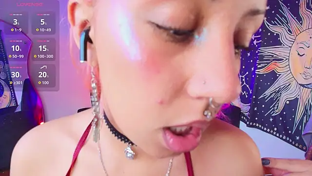 Cat  Moon   online show from July 16, 10:40 pm