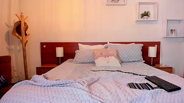 Snapshot of Cat__Moon__ chatting on November 21, 9:03 pm Cat Moon online show from November 21, 9:03 pm