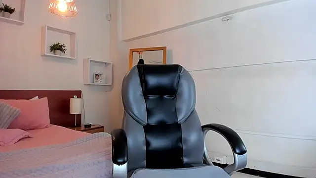 Snapshot of Cat__Moon__ chatting on November 5, 8:01 pm Cat Moon online show from November 5, 8:01 pm