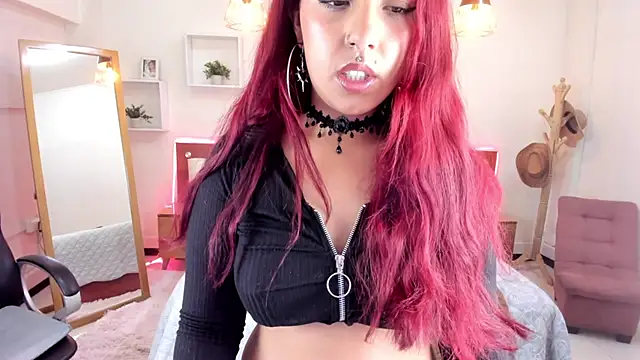 Snapshot of Cat__Moon__ chatting on October 16, 7:33 pm Cat Moon online show from October 16, 7:33 pm