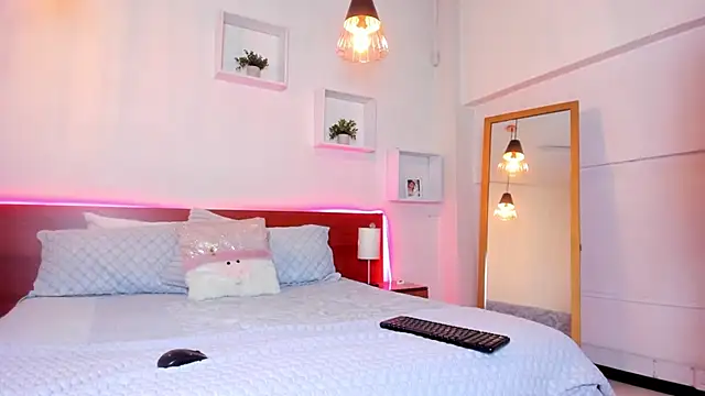 Snapshot of Cat__Moon__ chatting on November 19, 7:14 pm Cat Moon online show from November 19, 7:14 pm