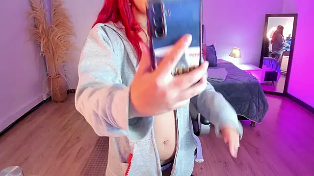 Cat  Moon   online show from April 8, 7:37 pm