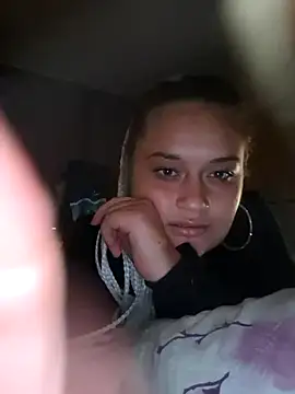 Snapshot of hermonie chatting on October 13, 11:27 pm hermonie online show from October 13, 11:27 pm