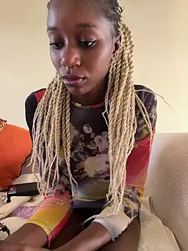 NyahHeat online show from March 8, 2:20 pm