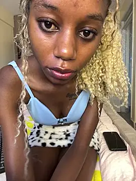 NyahHeat online show from February 10, 5:28 am