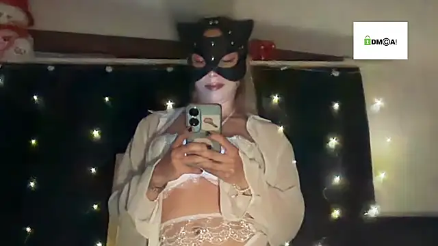 Snapshot of _Nefertiti chatting on June 27, 6:14 pm Nefertiti online show from June 27, 6:14 pm
