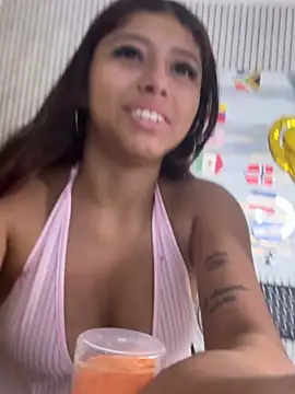 Snapshot of dafne17_ chatting on June 21, 9:26 am dafne17 online show from June 21, 9:26 am