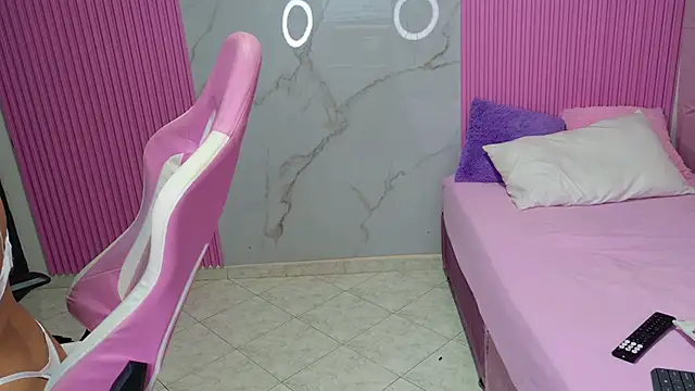 dafne17  online show from March 11, 5:12 am