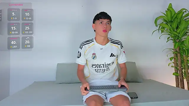 Snapshot of Axel_Cody_ chatting on June 1, 1:11 pm Axel Cody online show from June 1, 1:11 pm