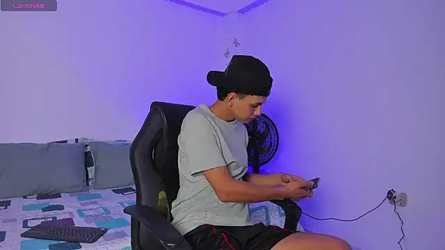 Axel Cody  online show from October 26, 12:05 pm