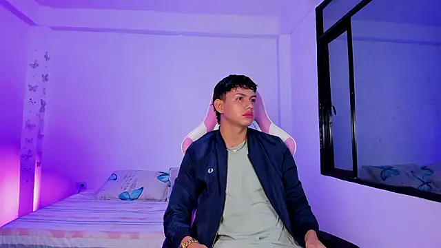 Snapshot of Axel_Cody_ chatting on February 9, 11:19 am Axel Cody online show from February 9, 11:19 am