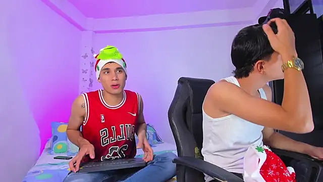 Snapshot of Axel_Cody_ chatting on December 18, 7:50 pm Axel Cody online show from December 18, 7:50 pm