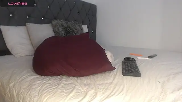 LittleAli03 online show from November 28, 7:19 am