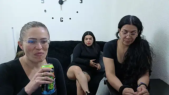 Snapshot of lesb_milf chatting on June 3, 11:09 pm lesb milf online show from June 3, 11:09 pm